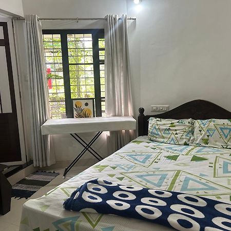 Chaithritha Ladies Homestay Thiruvananthapuram Ngoại thất bức ảnh