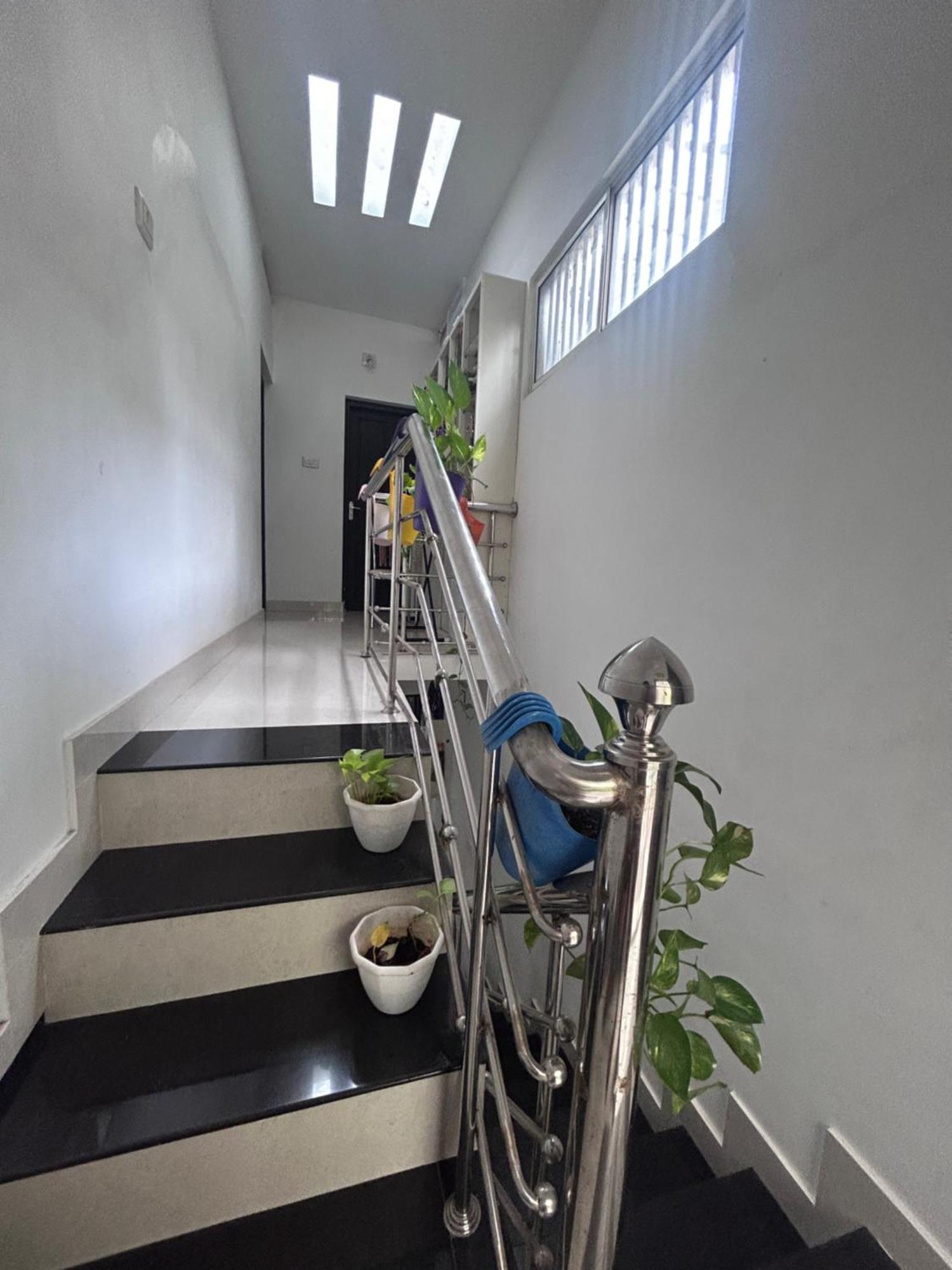 Chaithritha Ladies Homestay Thiruvananthapuram Ngoại thất bức ảnh