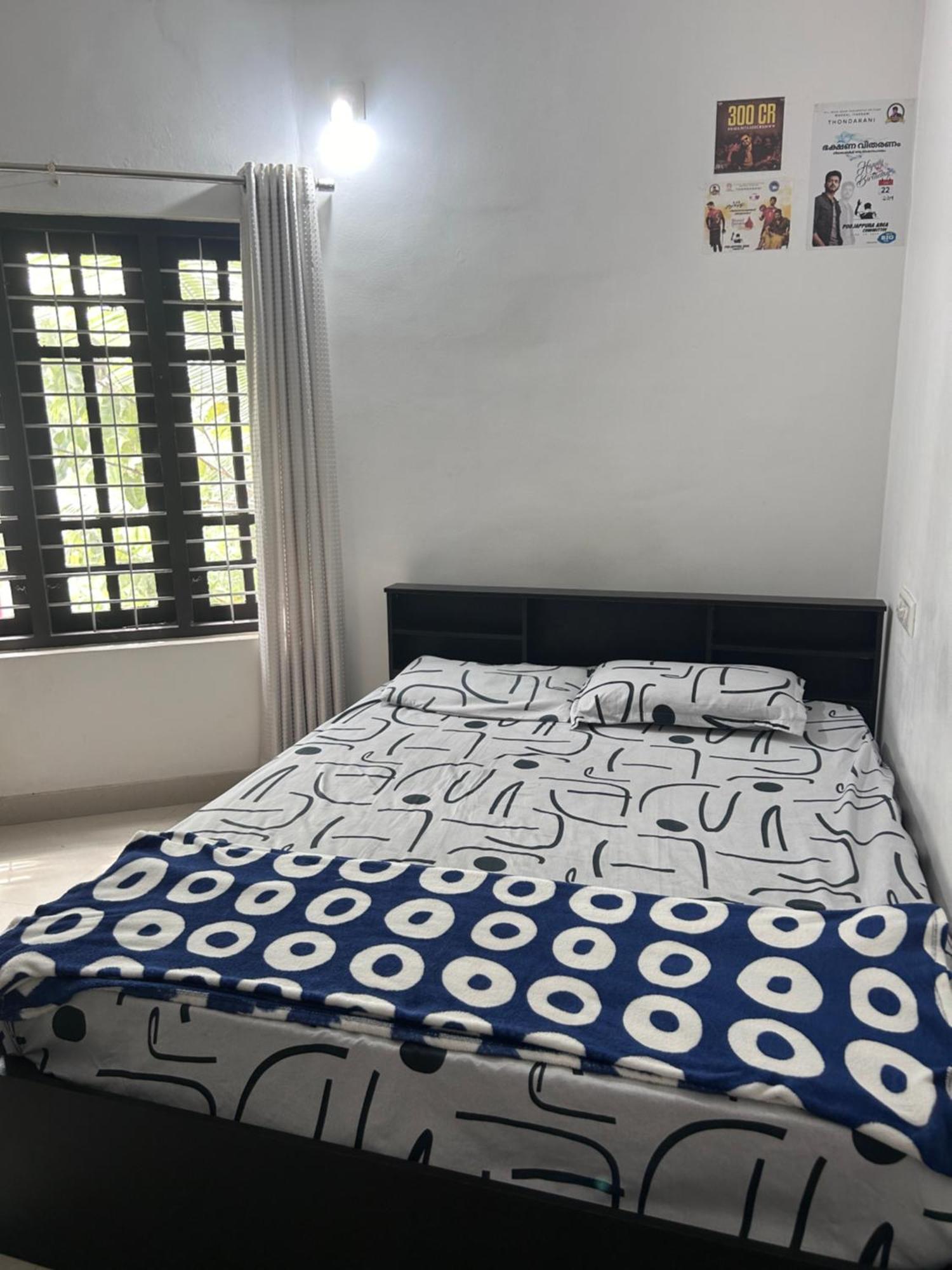 Chaithritha Ladies Homestay Thiruvananthapuram Ngoại thất bức ảnh