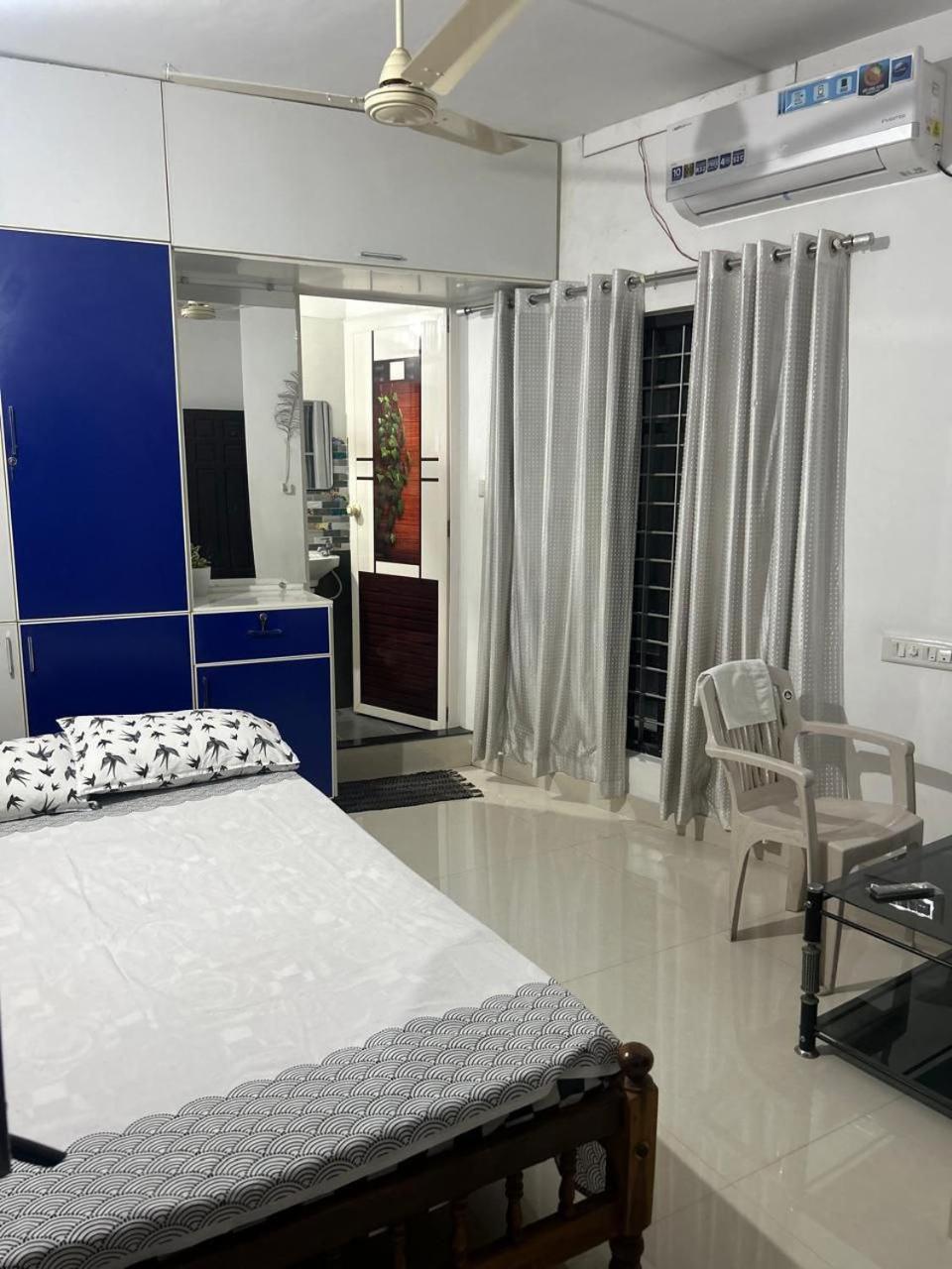 Chaithritha Ladies Homestay Thiruvananthapuram Ngoại thất bức ảnh