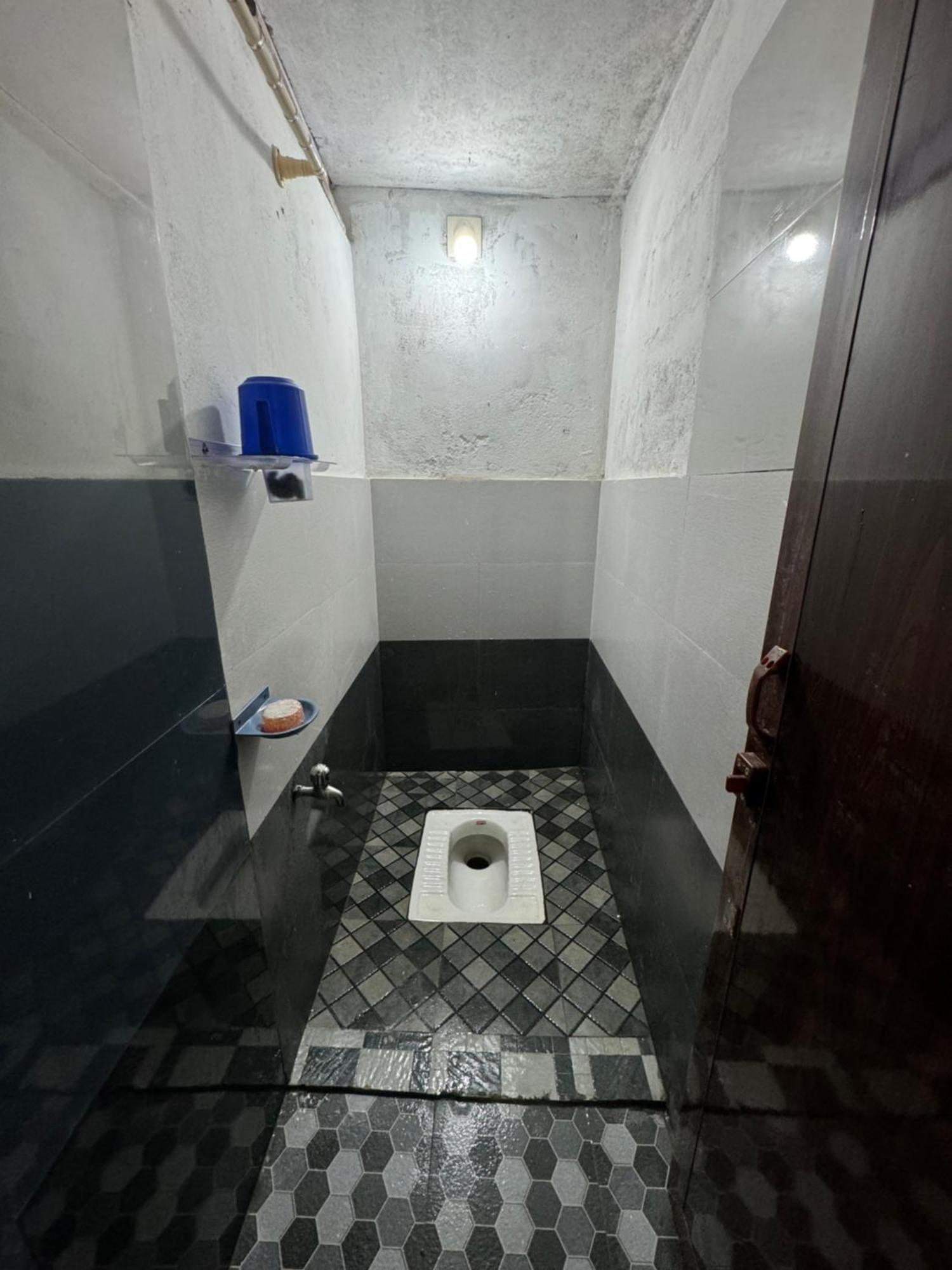 Chaithritha Ladies Homestay Thiruvananthapuram Ngoại thất bức ảnh