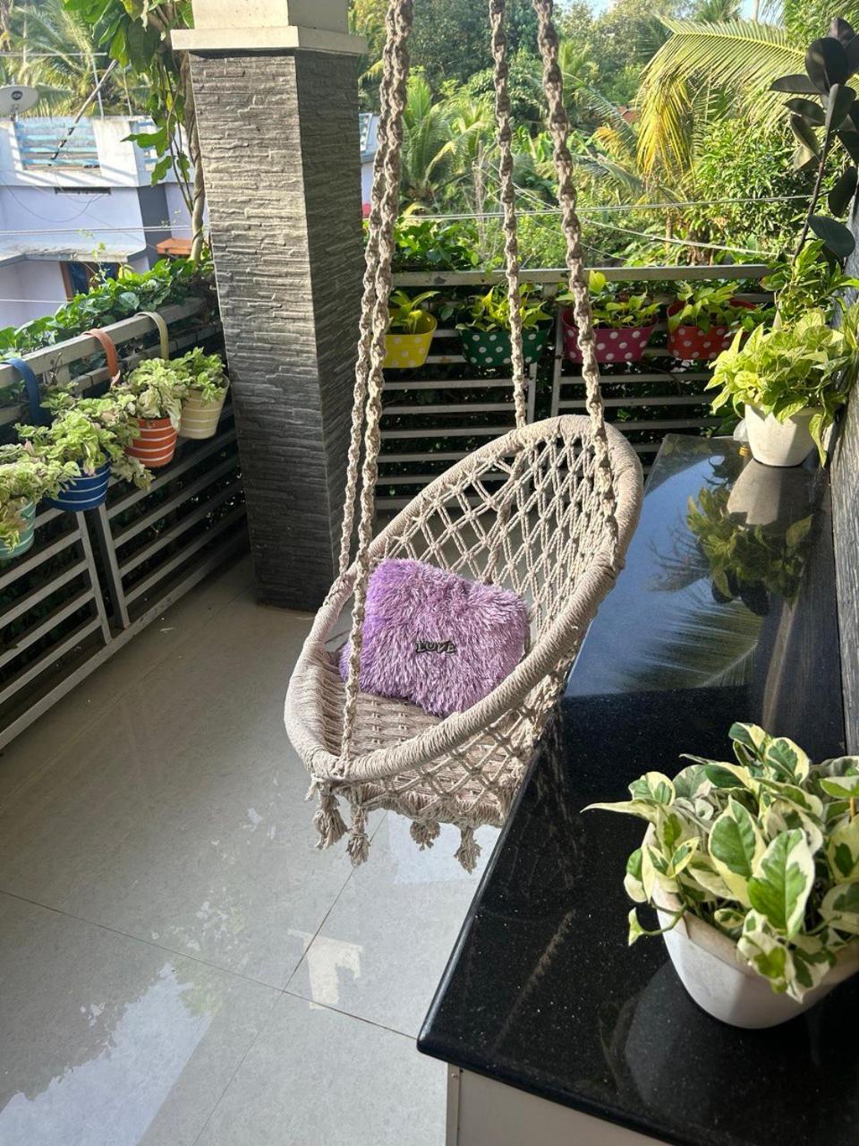 Chaithritha Ladies Homestay Thiruvananthapuram Ngoại thất bức ảnh