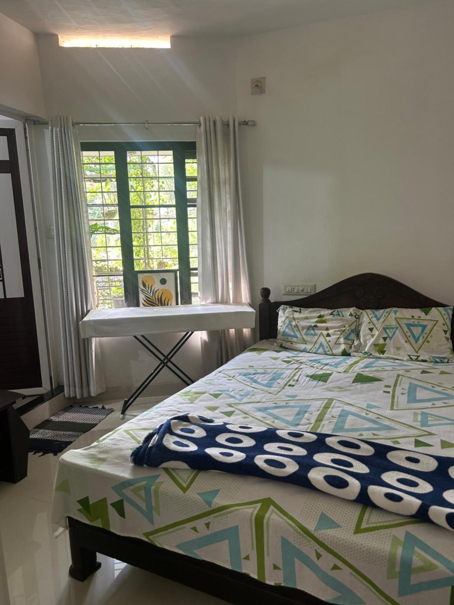 Chaithritha Ladies Homestay Thiruvananthapuram Ngoại thất bức ảnh
