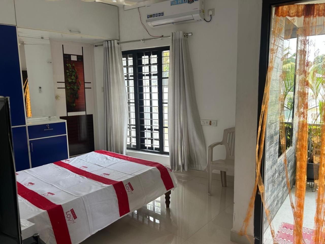 Chaithritha Ladies Homestay Thiruvananthapuram Ngoại thất bức ảnh